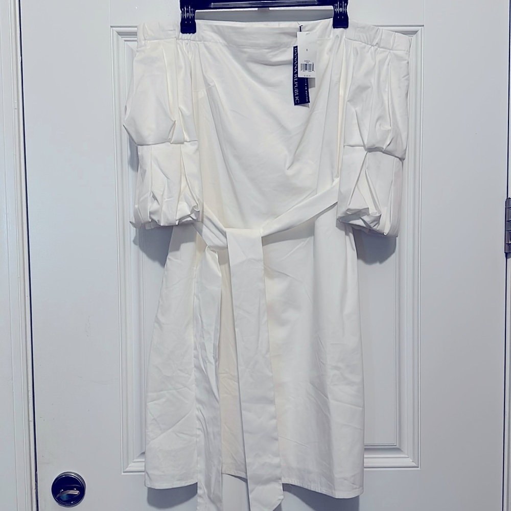 NWT Banana Republic White Cold Shoulder Dress- size 8 - Picture 2 of 5